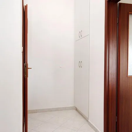 - Diklo 5887c * Zadar