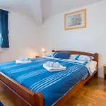 - Diklo 5887c * Zadar